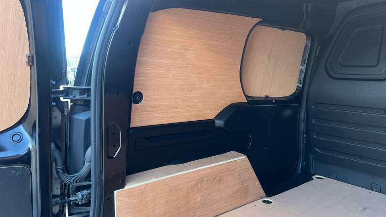 Nissan Townstar L1 Petrol 1.3 Tekna Van